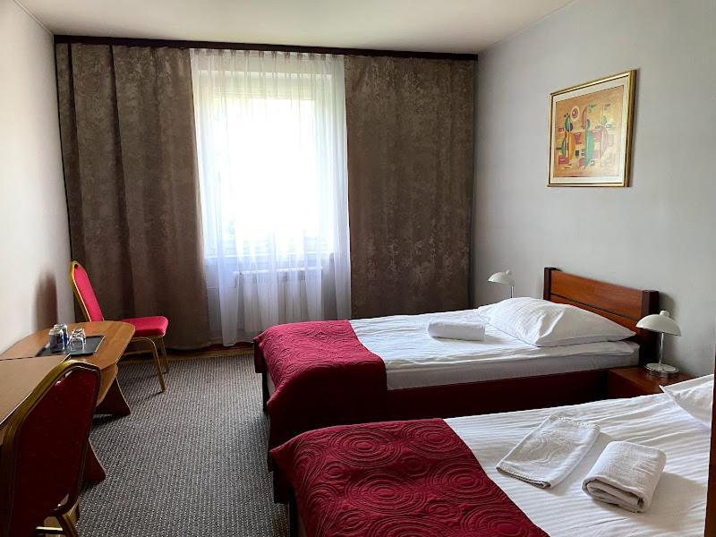 Obiekt "Czarny Rycerz" Aparthotel Jastrzębie Zdrój Kültér fotó