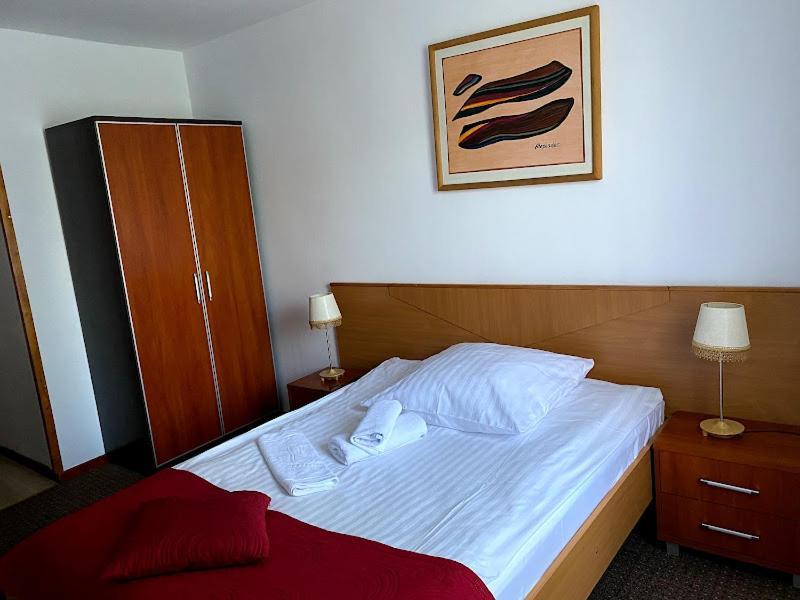Obiekt "Czarny Rycerz" Aparthotel Jastrzębie Zdrój Kültér fotó