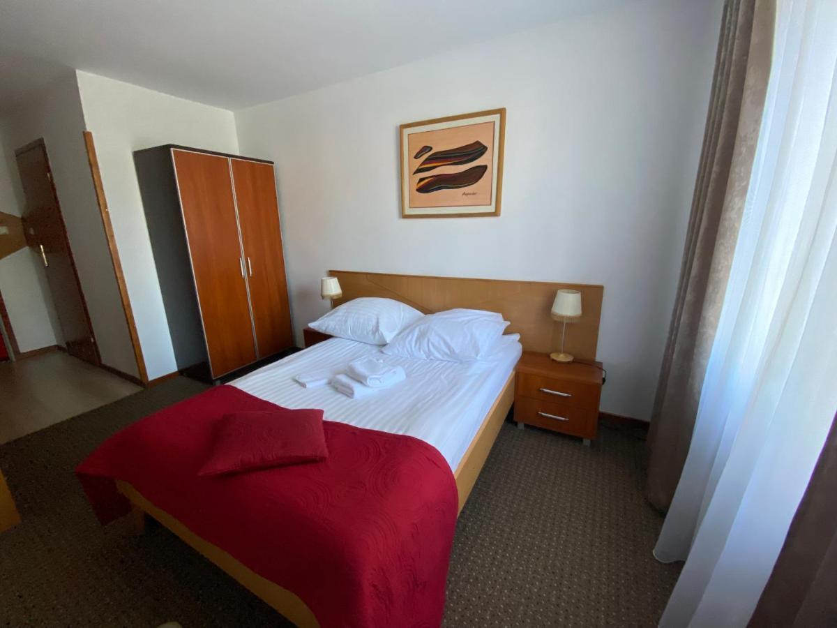 Obiekt "Czarny Rycerz" Aparthotel Jastrzębie Zdrój Kültér fotó