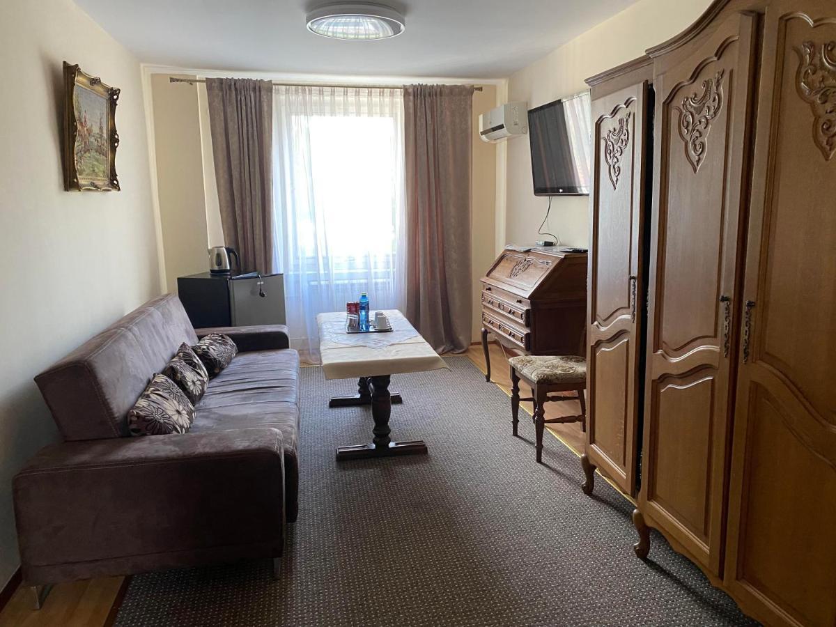 Obiekt "Czarny Rycerz" Aparthotel Jastrzębie Zdrój Kültér fotó