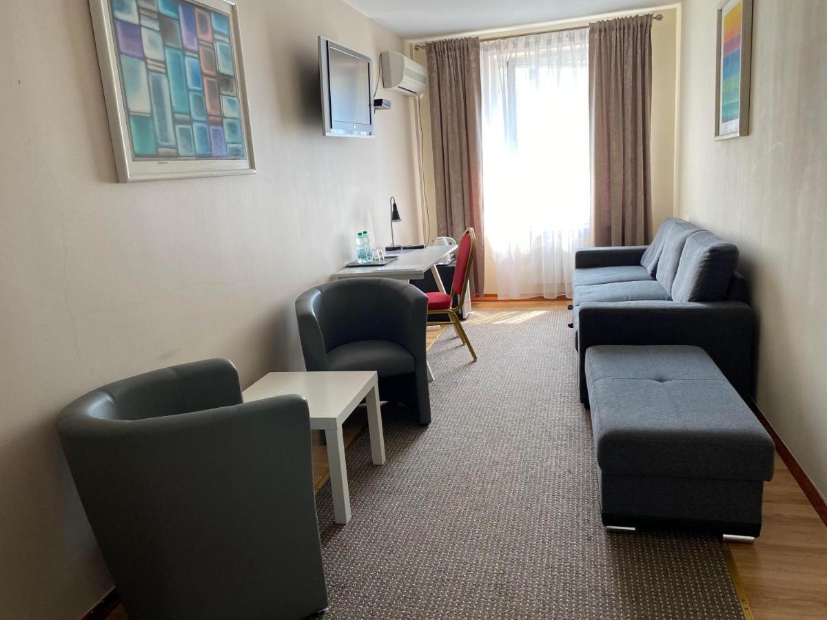 Obiekt "Czarny Rycerz" Aparthotel Jastrzębie Zdrój Kültér fotó