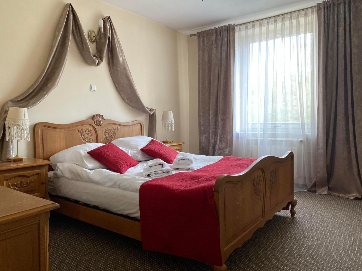 Obiekt "Czarny Rycerz" Aparthotel Jastrzębie Zdrój Kültér fotó